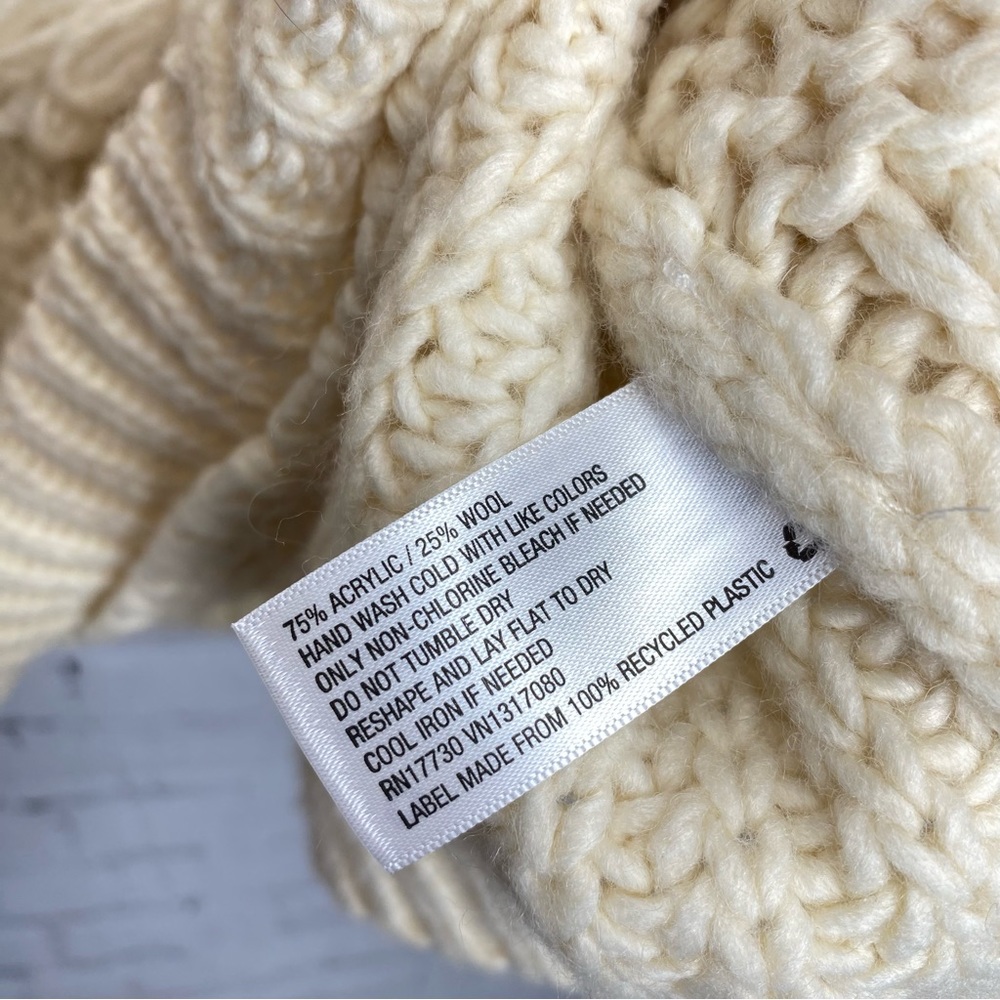 Universal Thread Chunky Fringe Sweater Large - Picture 8 of 11